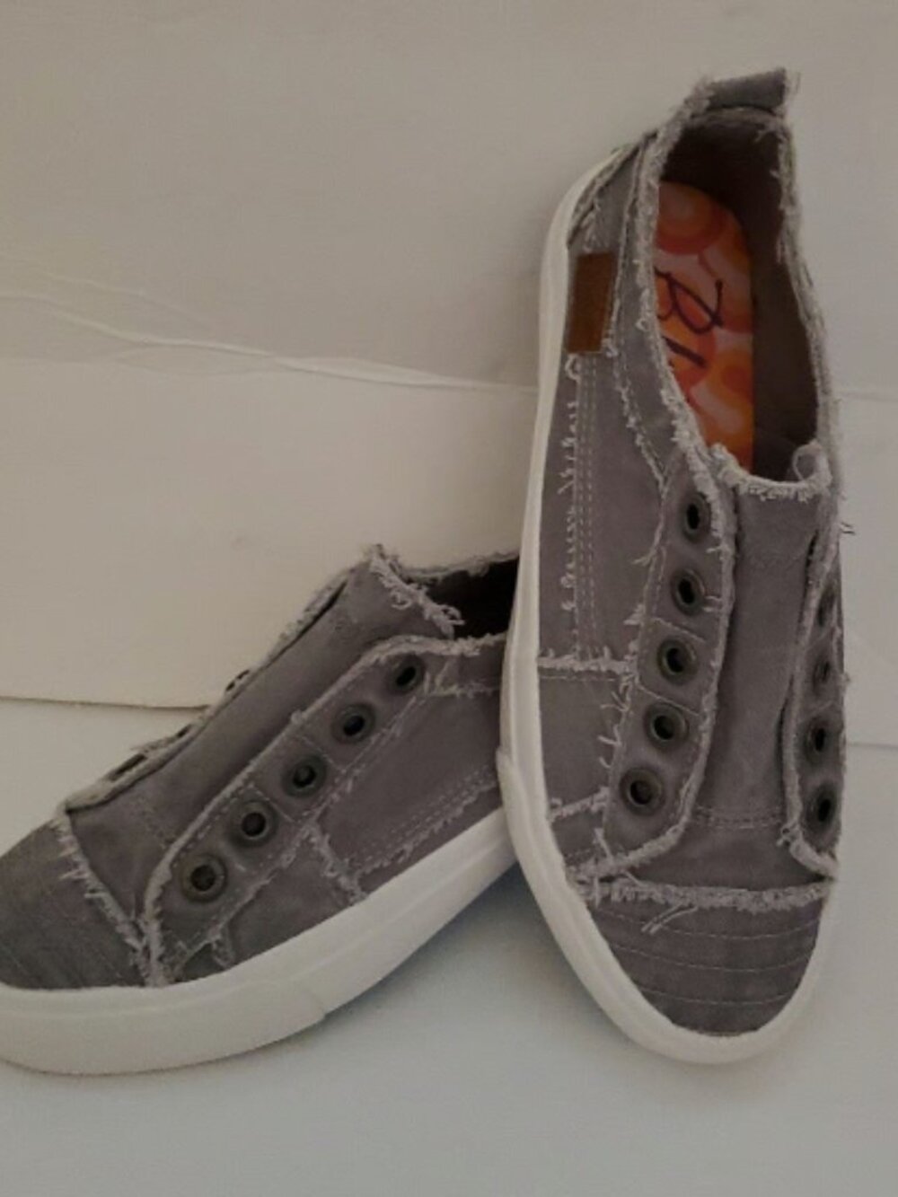 Blowfish play shoes light grey hipster smoked twill size 6.  Blowfish Malibu